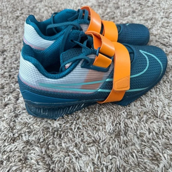Women’s Nike Romaleos 4 Weightlifting Shoes - Picture 3 of 5